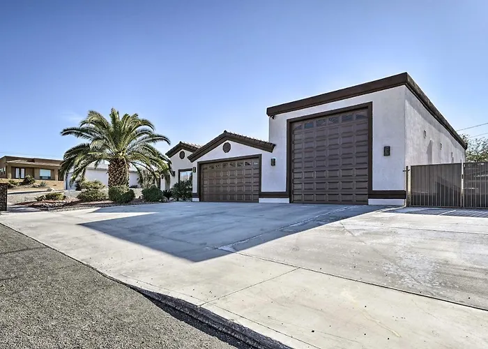 Holiday home 3 Mi To Lake: Havasu W/ Pool! *