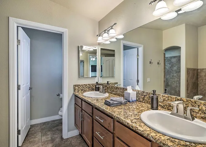 3 Mi To Lake: Havasu W/ Pool! Holiday home Lake Havasu City