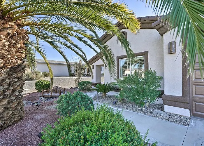 Holiday home 3 Mi To Lake: Havasu W/ Pool! Lake Havasu City