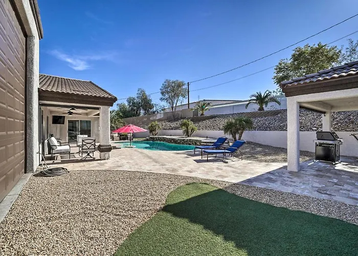 Holiday home 3 Mi To Lake: Havasu W/ Pool!