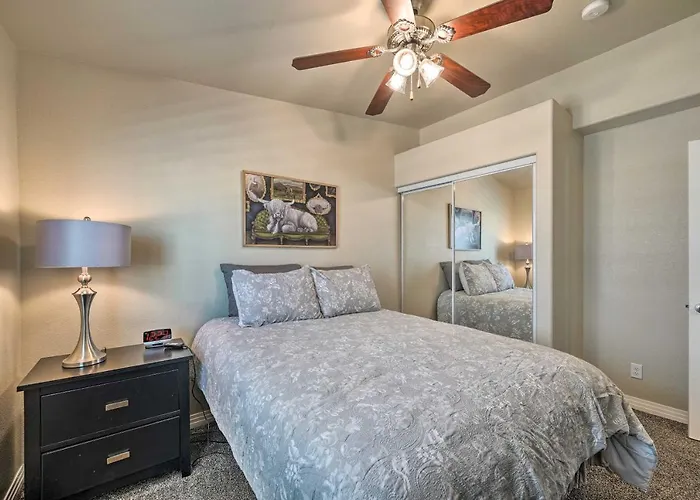 Holiday home 3 Mi To Lake: Havasu W/ Pool! Lake Havasu City