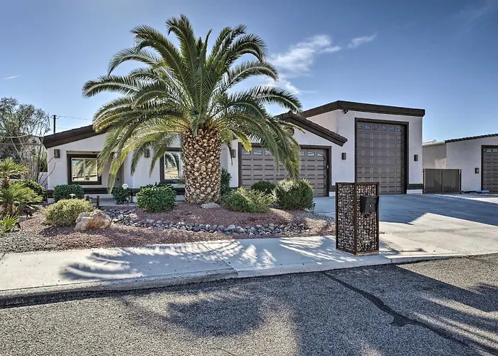 Holiday home 3 Mi To Lake: Havasu W/ Pool! *